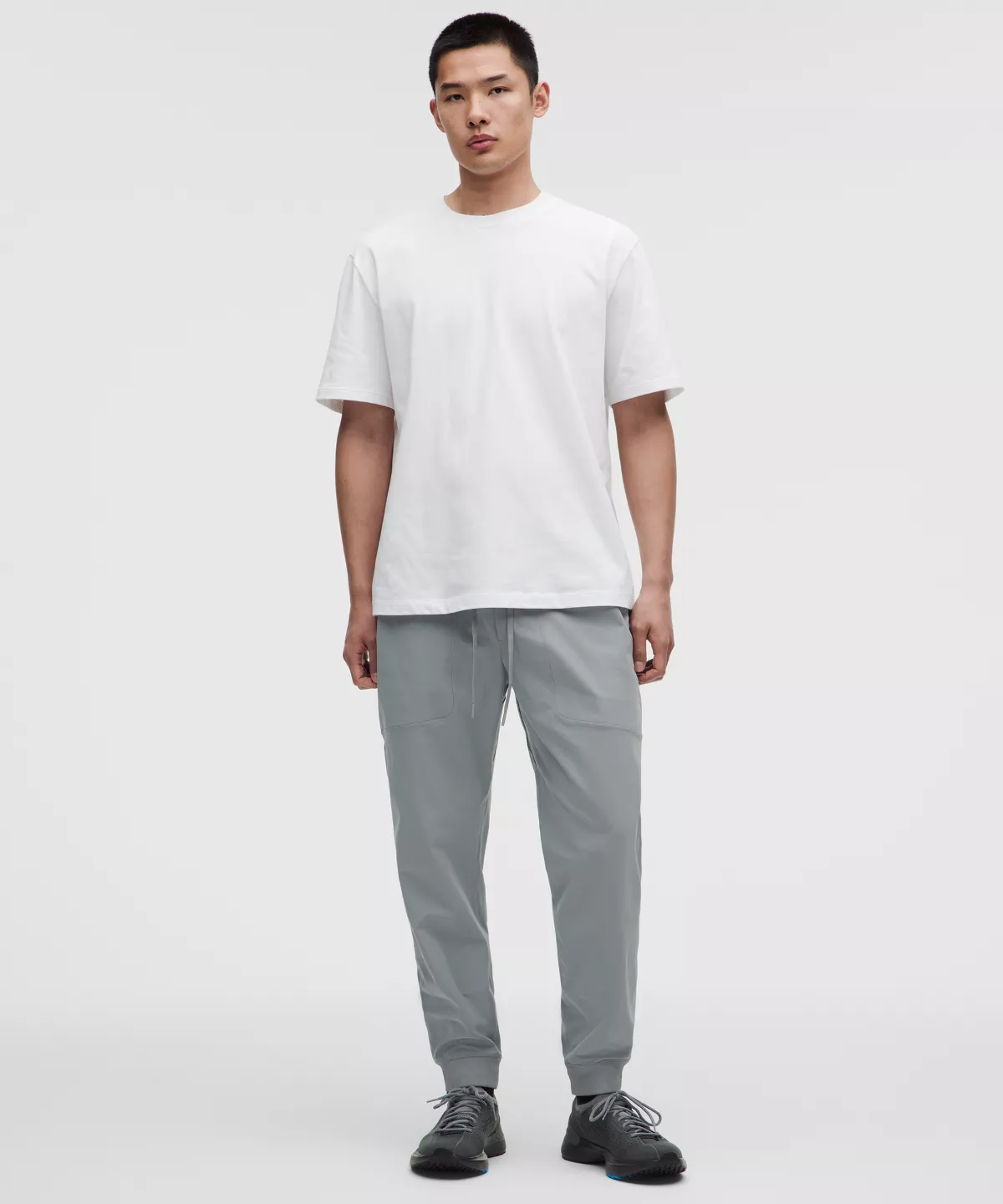 lululemon ABC Warpstreme Jogger|圖片來源:lululemon 官網 lululemon ABC Warpstreme Jogger 高爾夫機能長褲