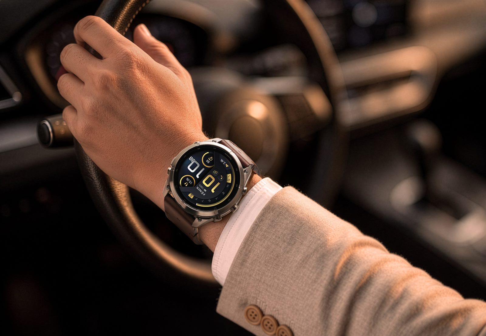 Garmin fenix 9 Pro 搭配西裝的日常配戴